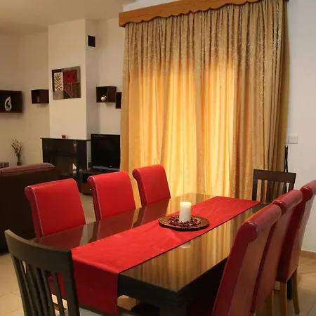 Aurora Villa